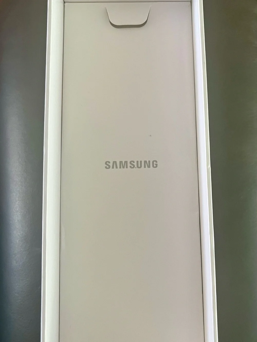 NIB Samsung Dark Gray Round Smartwatch with Silicone Band
